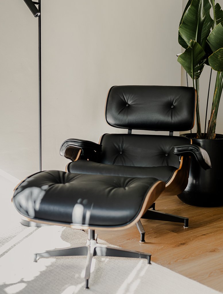 Eames Lounge Chair ottoman